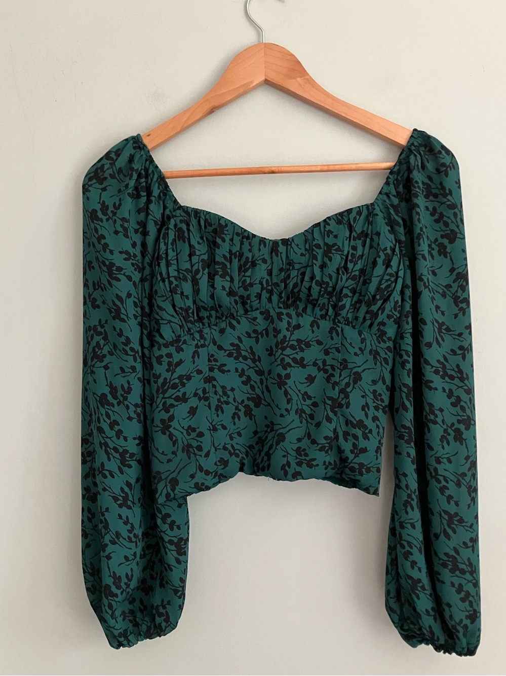 ABERCROMBIE & FITCH Green and Black Whimsical Milkmaid Long Sleeve Blouse Size S